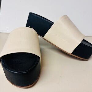 Beek Cream and Black Women's Mules NWT